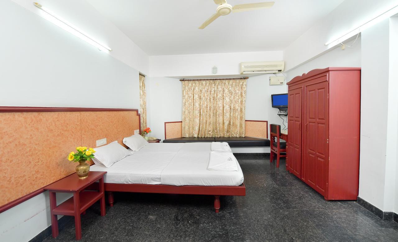 Hotel Elisa International Thiruvananthapuram Esterno foto